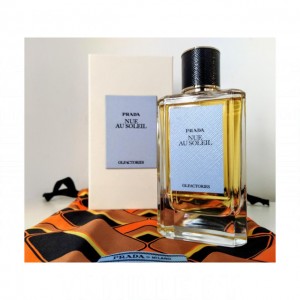 Prada Nue au Soleil