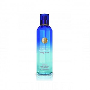 Victoria's Secret Bombshell in Paradise